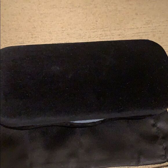 Gucci sunglass valves case & satin dust bag dust c - Picture 11 of 14